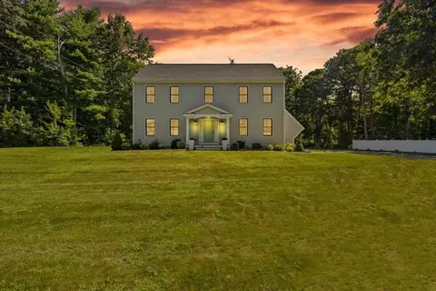 27 Black Brook Rd, Easton, MA 02375