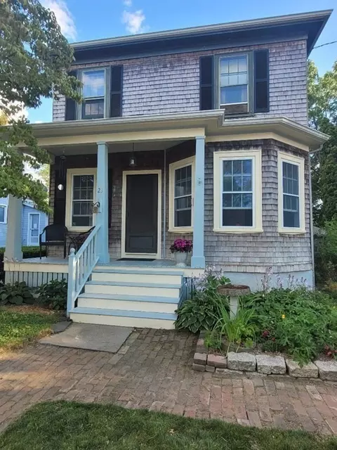 23 Lyng St, Dartmouth, MA 02747