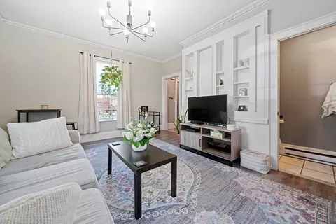 8 Warren St #1, Peabody, MA 01960