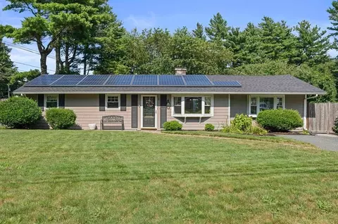 2 Hamilton Dr, Pembroke, MA 02359