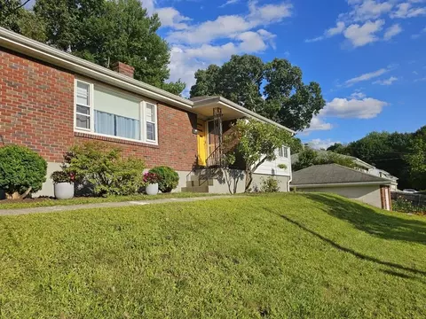 59 Harold St, Worcester, MA 01604 photo 4