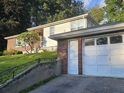 59 Harold St, Worcester, MA 01604