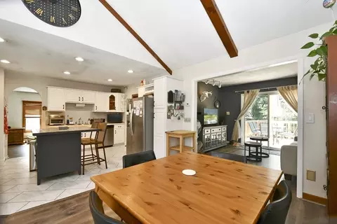 20 Governors Dr, Reading, MA 01867 photo 5