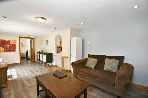 20 Governors Dr, Reading, MA 01867 photo 10