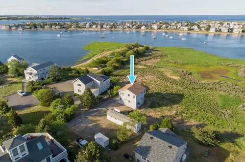 8 Nancy St, Newburyport, MA 01950