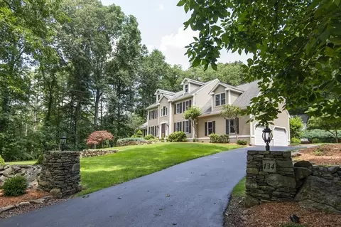 134 Long Hill Rd, Bolton, MA 01740