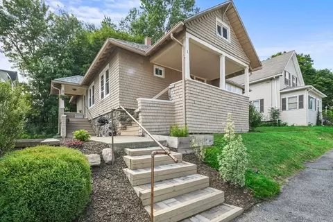 1 Harrington Way, Worcester, MA 01604