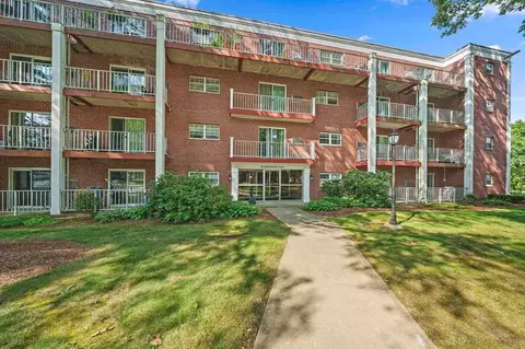 60 Greentree Ln #29, Weymouth, MA 02190