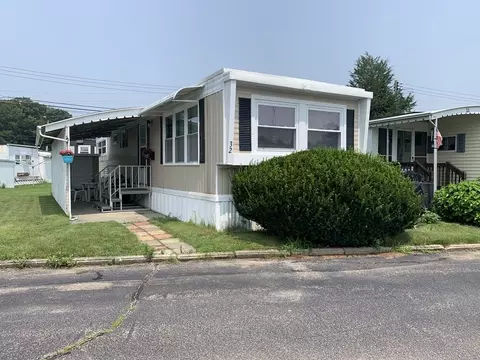 131 Washington St Trlr #32, Foxboro, MA 02035