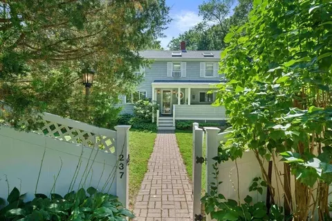 237 Damons Point Rd, Marshfield, MA 02050 photo 3