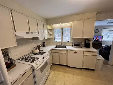 7 Johnson Rd, Sharon, MA 02067 photo 5