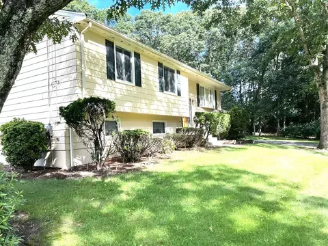 7 Johnson Rd, Sharon, MA 02067 photo 2