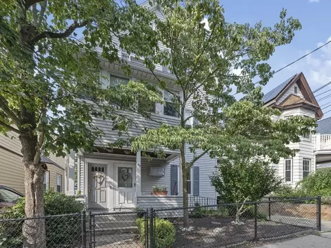79 Hudson St, Somerville, MA 02143