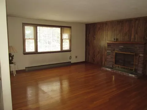19 Victoria Dr, Webster, MA 01570 photo 8