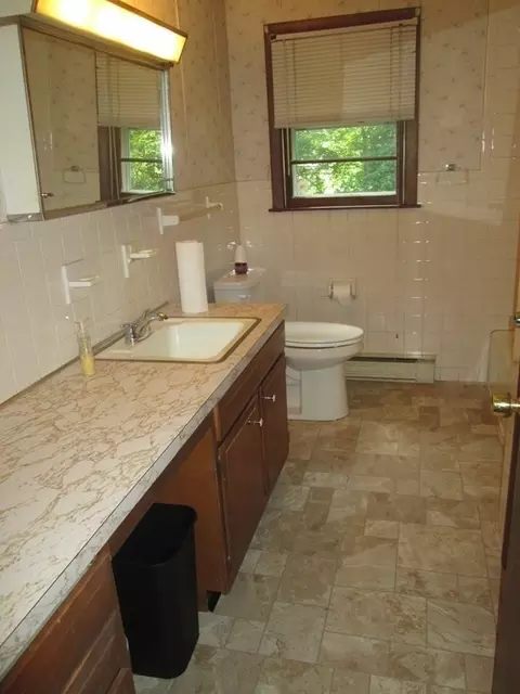 19 Victoria Dr, Webster, MA 01570 photo 14
