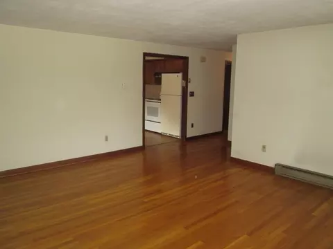 19 Victoria Dr, Webster, MA 01570 photo 10