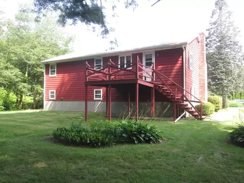 19 Victoria Dr, Webster, MA 01570 photo 3