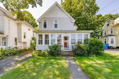 32 Glen St, Holyoke, MA 01040