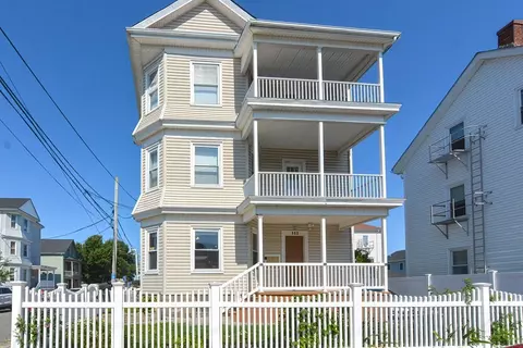 152 Saint Mary St, Fall River, MA 02720