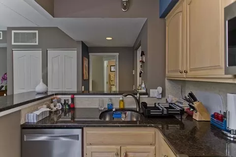 34 Sumner Ave #216, Springfield, MA 01108 photo 5