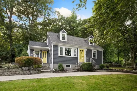 755 Walnut St, Lynnfield, MA 01940