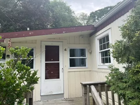 300 Nathan Ellis Hwy #4, Mashpee, MA 02649