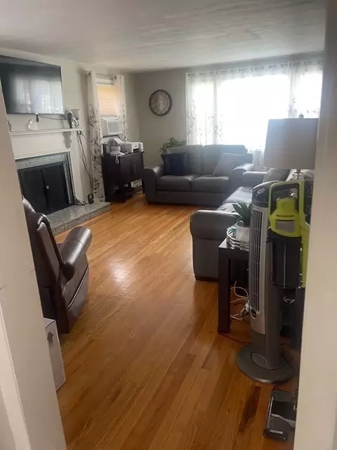 18 Pidgeon Dr, Springfield, MA 01119 photo 7