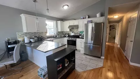 24 Manchester St, Fall River, MA 02721 photo 11