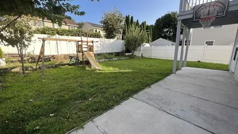 24 Manchester St, Fall River, MA 02721 photo 36