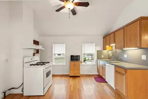 21 Eastern Ave, Gloucester, MA 01930 photo 5