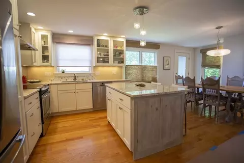 2 Powers St, Beverly, MA 01915 photo 5