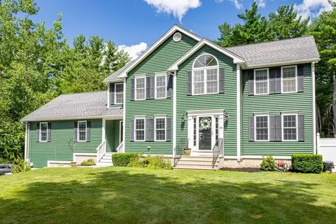 378 Chapel St, Holden, MA 01520