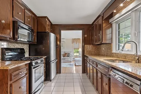 5 Barton Ave, Dracut, MA 01826 photo 10