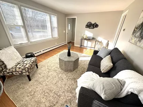77 Derryfield Ave, Springfield, MA 01118 photo 3