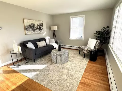 77 Derryfield Ave, Springfield, MA 01118 photo 2