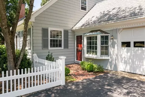 17 Winthrop Rd, Hingham, MA 02043 photo 3