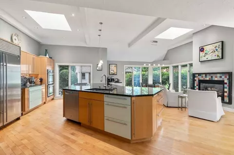 6 Standish Cir, Canton, MA 02021