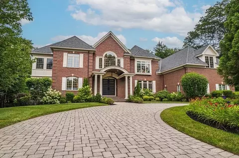 4 Willoughby Ln, Andover, MA 01810
