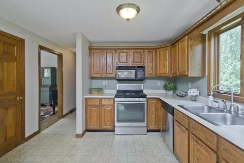 9 Post Rd, Chicopee, MA 01020 photo 13
