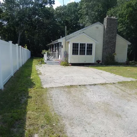 621 Wareham Rd, Plymouth, MA 02360