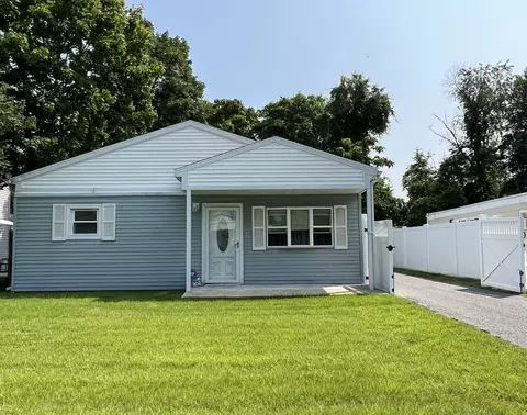 33 Merrill Rd, Springfield, MA 01119 photo 2