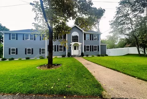 15 Curtis St, Westwood, MA 02090