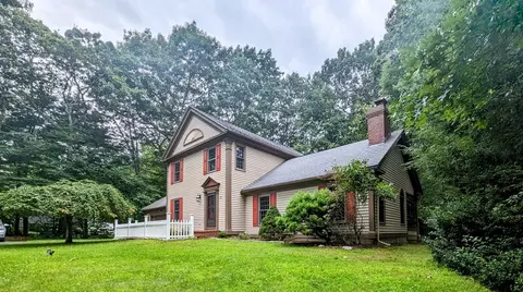 35 Knollwood Dr, Charlton, MA 01507