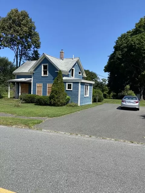 2 Railroad Ave, Rowley, MA 01833