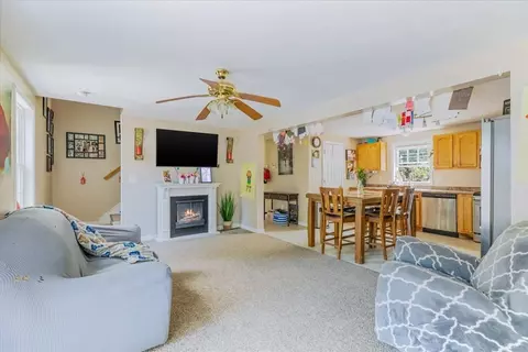 21 Crescent Pl, Wareham, MA 02571 photo 4