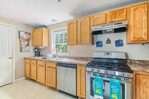 21 Crescent Pl, Wareham, MA 02571 photo 7