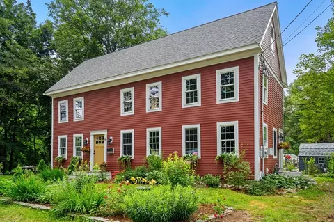 88 W Main St, Georgetown, MA 01833