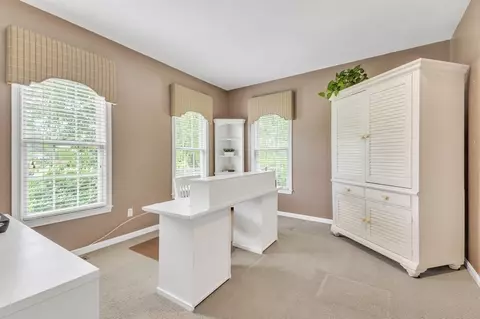 380 Mohawk Rd, Raynham, MA 02767 photo 9