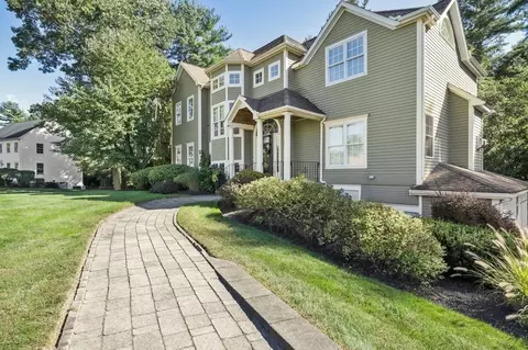 380 Mohawk Rd, Raynham, MA 02767 photo 5