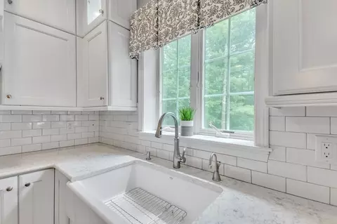 380 Mohawk Rd, Raynham, MA 02767 photo 12